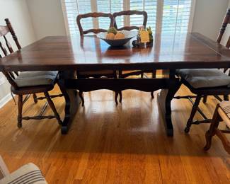Solid wood trestle-base dining table with 2 leaves (also has 2 matching benches)