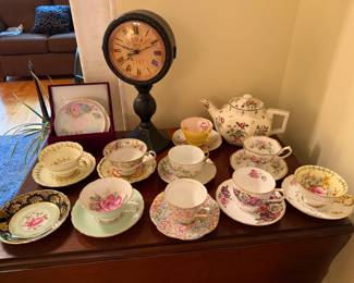 tea cups & saucers