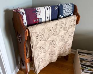 quilt rack, quilts