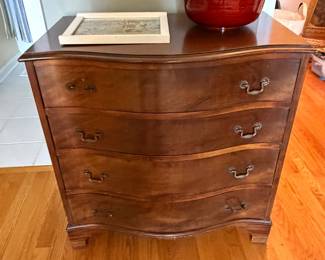 Small chest or nightstand
