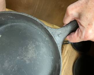 Cast iron skillet