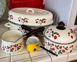 Sheffield strawberry enameled cookware - very good condition