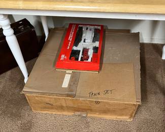 Train set with tracks and accessories