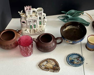 Lot 122: Assorted Decorative Ceramics and Home Decor Items