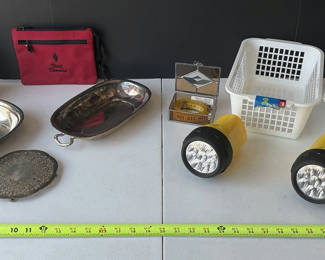 Lot 80: Assorted household decor and utility items