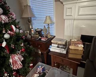 Alabama Decorated Christmas Tree, Fake Books (hollow inside to hide valuables), Small Desk, Lamps