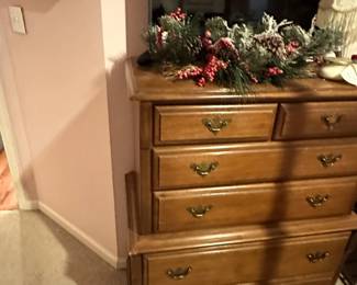 Maple Chest of Drawers, TV