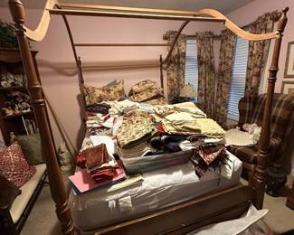 Full-Size Poster Bed, TONS of Linens