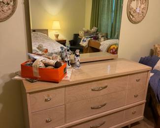 A close look at the dresser 1950's