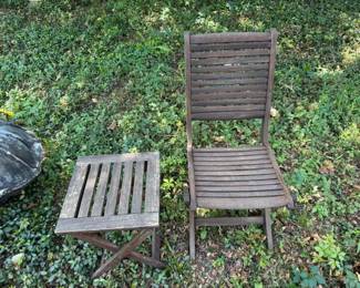 Vintage folding outdoor table and chair