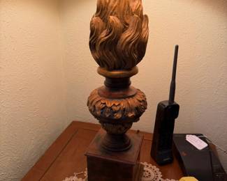 A closer look at the flame base lamp