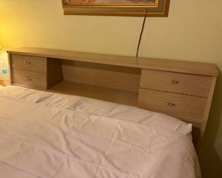 Looking at the matching Mid-Century Modern (1950) freestanding headboard