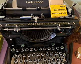 A close look at the Underwood typewriter