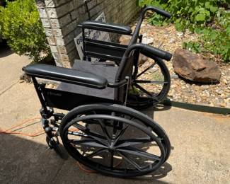 like new - it comes with the footrests