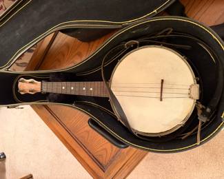 Vintage banjo with case