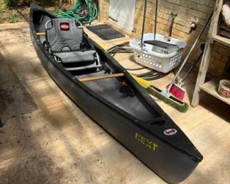 Old Town - Canoe/kayak hybrid - scroll down for more pics and details...