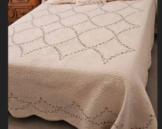 Queen bedset $125 (Linens not included)
