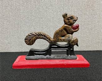 Lot # : 242 - Cast Iron Squirrel Nutcracker
