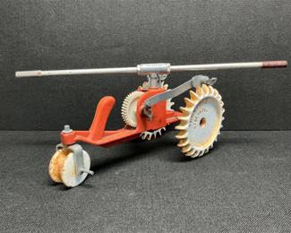 Lot # : 241 - Vintage Tompson Traveling Cast Iron Tractor