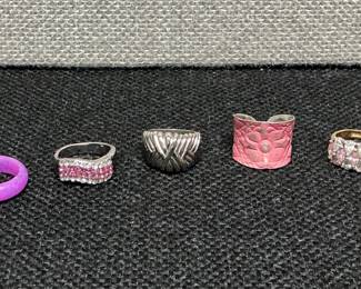 Lot # : 92 - Ring Assortment