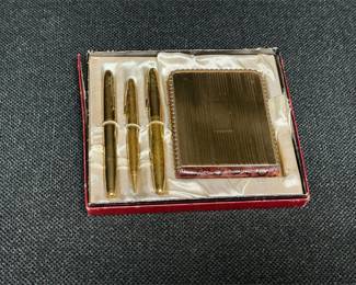 Lot # : 112 - Vintage Windsor 4 Piece Pen & Leather Wallet Set