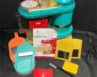 Lot # : 36 - Cook’s Essentials Electric Mandoline
