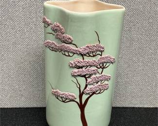Lot # : 149 - 1920s Weil Ware Japanese Vase