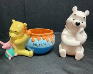 Lot # : 49 - Winnie the Pooh Decorative Bowl and Night Light