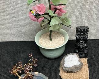 Lot # : 162 - Decorative Bonzai, Geode, Tiki