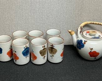 Lot # : 212 - Vintage Otagiri Ceramic Teapot and Cups