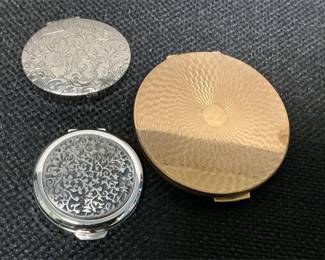 Lot # : 443 - Vintage Compact, Pill Canisters and Brass Bish