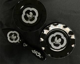 Lot # : 35 - Temptations Ceramic Doodle Doo Plates and More