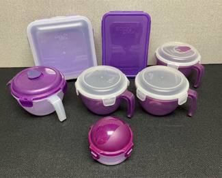 Lot # : 77 - Lock and Lock Containers Purple