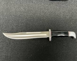 Lot # : 152 - Vintage Buck Knife & Saw Back Fighting Knife
