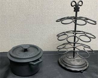 Lot # : 43 - Mini Cocotte and Coffee Pod Holder
