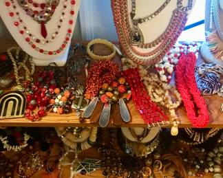 everything in this room is ten dollars each