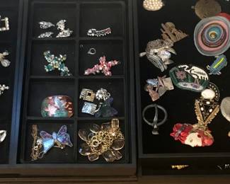everything in this room is ten dollars each