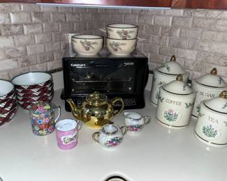Kitchen accessories galore 