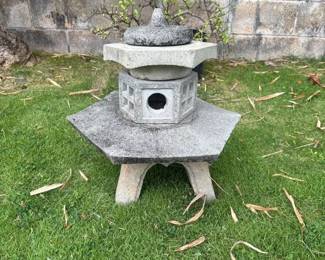 SAT380 - Authentic 5-Piece Stackable Japanese Yukimi Snow-Viewing Garden Lantern