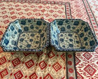 SAT082 - Pair Of Ceramic Bowls With Floral Design
