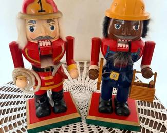 SAT041 - Pair of Firefighter Nutcrackers
