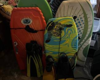 SAT323 - Bundle of Boogie Boards & Fins