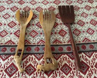 SAT169 - Wood Animal Salad Fork & Spatula Set