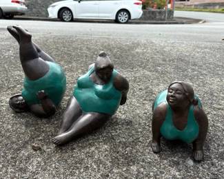 SAT339 - Metal Statues