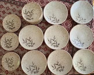SAT084 - Set Of Stoneware Plates