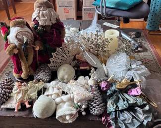 SAT215 - Assortment Of Christmas Decorations