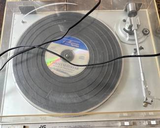 SAT228 - Vintage JVC L-A21 Turntable With Belt Drive System