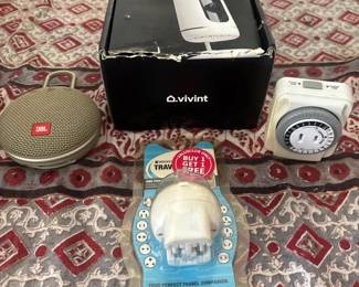 SAT490 - Smart Home & Travel Electronics Lot