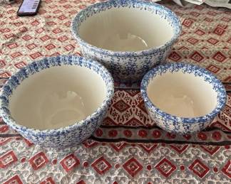 SAT188 - Vintage Blue Spongeware Ceramic Nesting Bowls