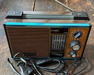 SAT234 - Leotec LT-2009 11-Band Radio